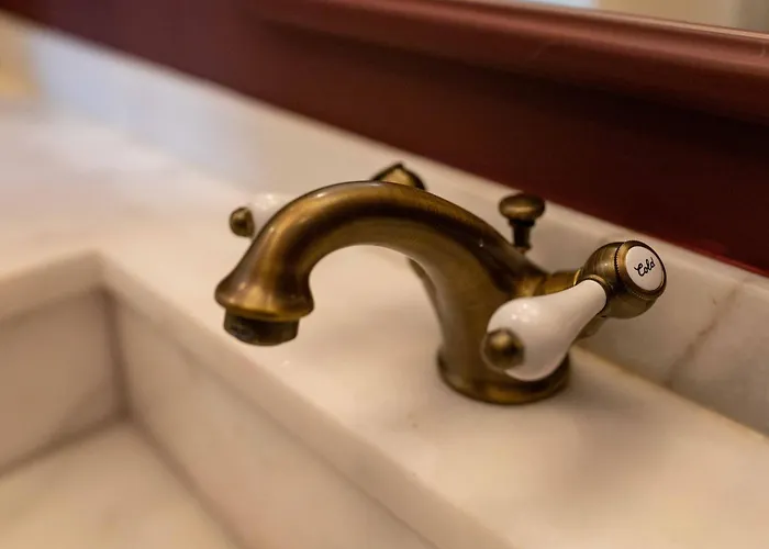 Mastro - Discoveries And Memories מלון